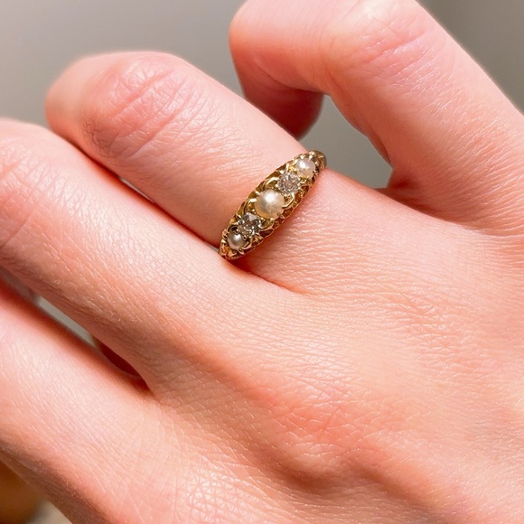 Antique c1894 18kt yellow gold diamonds and pearls ring - Picture 1 of 6